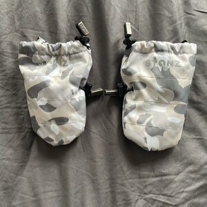 Stonz Baby Mitts 0-12 months